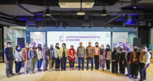 Jajaran eksekutif Nestlé Indonesia bersama dengan rekan-rekan media pada acara “Media Gathering: Lanjutkan Semangat Kartini di Masa Kini" dalam menyambut Hari Kartini 2023 dengan mempertegas komitmen Nestlé Indonesia untuk Berdayakan Perempuan di Seluruh Lingkup Bisnisnya. | IST