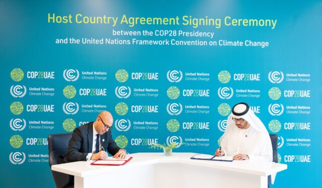 Presiden-Terpilih COP28, Dr. Al Jaber dan Sekretaris UNFCCC, Simon Stiell | IST