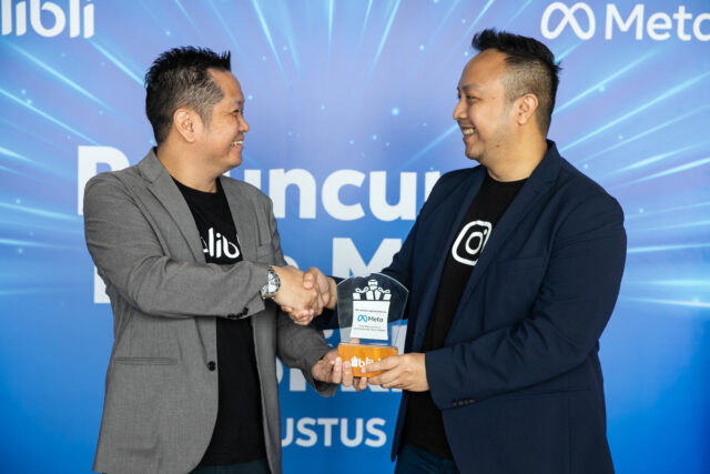 Mifza Muzayan, Head of Digital Native Industry Meta Indonesia dan Edward Kilian Suwignyo, CMO Blibli, meresmikan fitur ‘Iklan Meta di Bliklan’ (31_08_23) sebagai upaya pemberdayaan IKM Tanah Air | IST
