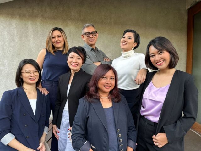 Dyah Ayu Arini, Ong Hock Chuan, Agnes Karina Rosari (atas dari kiri ke kanan), Ambarwati Dwilo, Felicia Nugroho, Lita Soenardi, Karina Prameswari (bawah dari kiri ke kanan) | IST